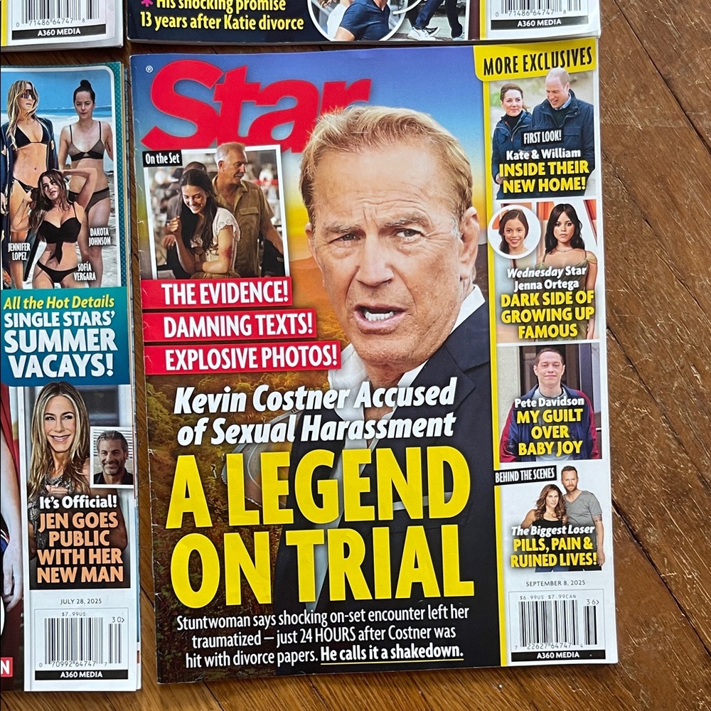 Star Magazine Collection - Picture 8 of 14